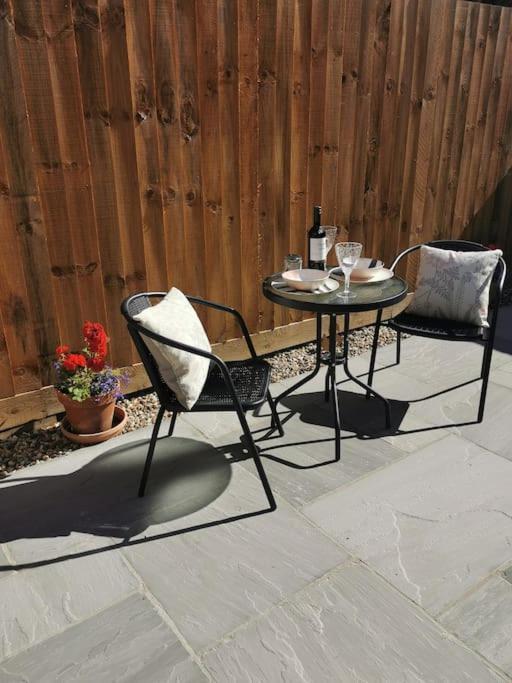 The Squirrels- Alresford, Essex Apartment Exterior foto